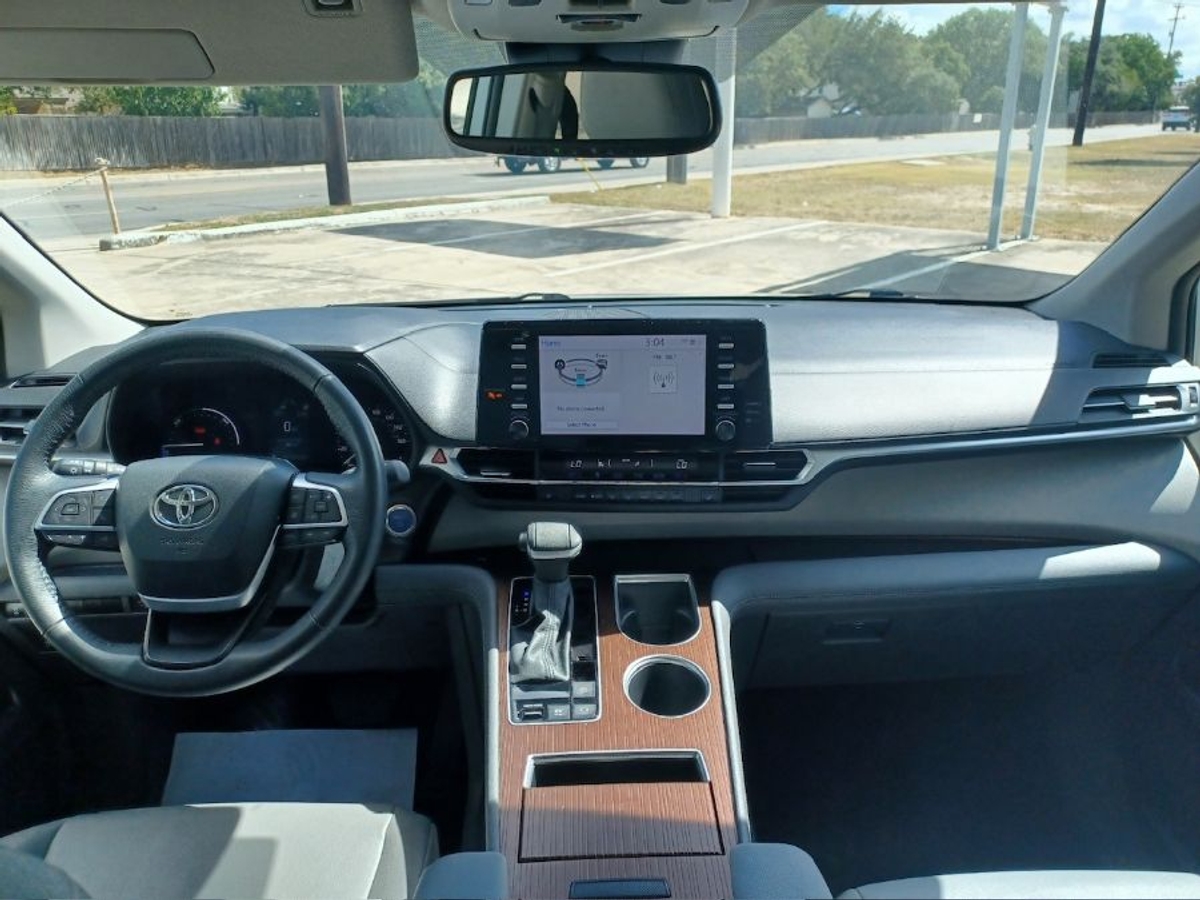 2024 TOYOTA SIENNA - Image 11