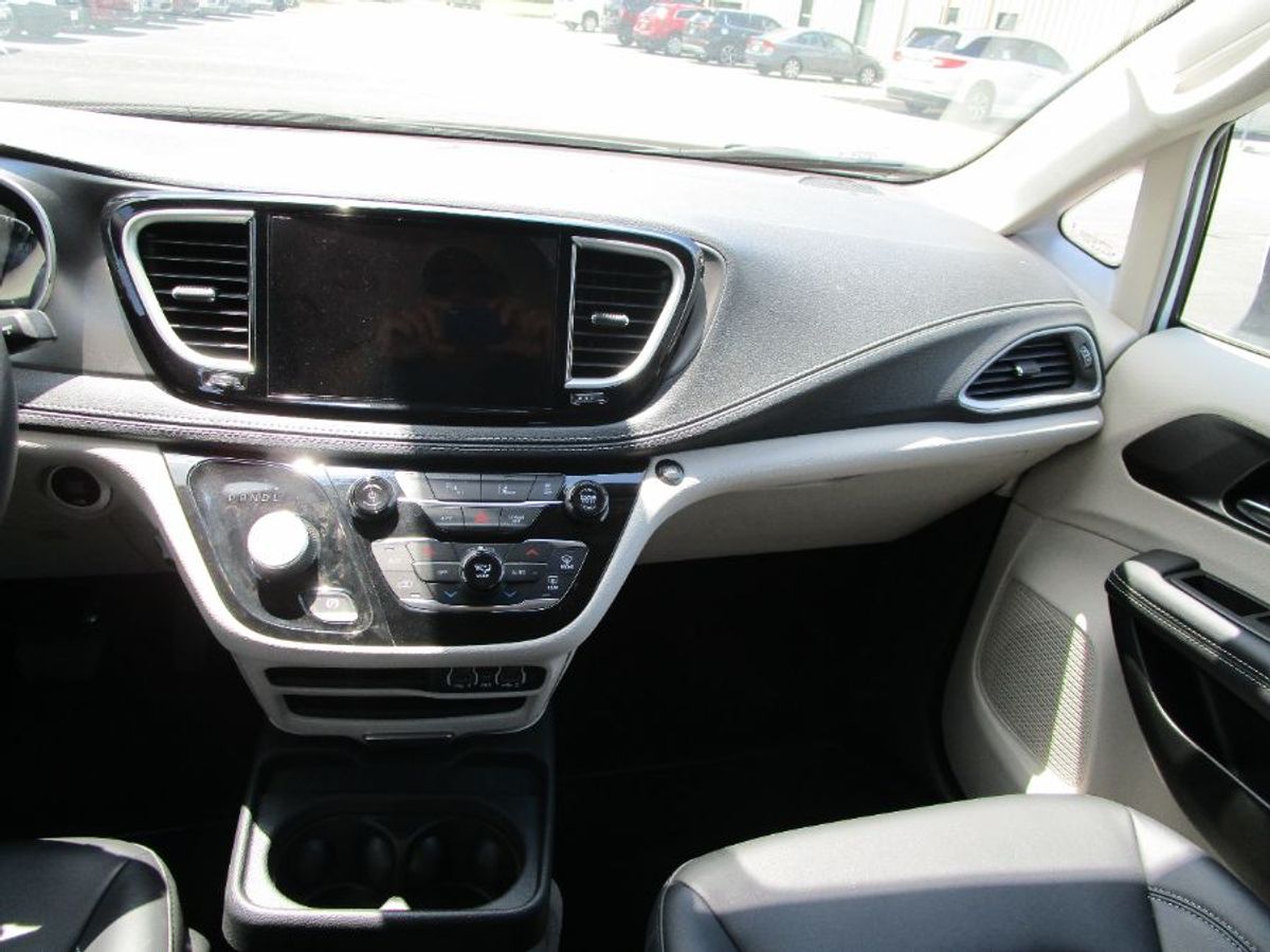 2023 CHRYSLER PACIFICA - Image 20