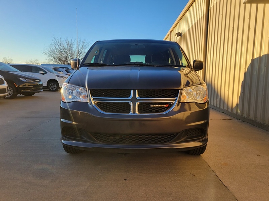 Used 2016 Dodge Grand Caravan SXT - BraunAbility Side Entry Entry Fold Out Automatic Ramp