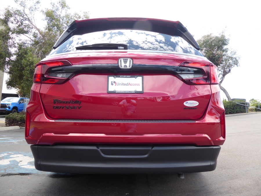 New 2026 Honda Odyssey Sport - BraunAbility Side Entry In Floor Automatic Ramp