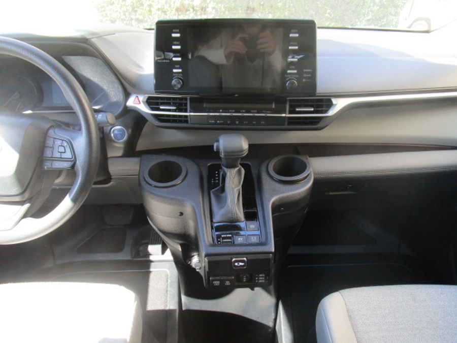 Used 2024 Toyota Sienna Hybrid LE Base - BraunAbility Side Entry Fold Out Automatic Ramp