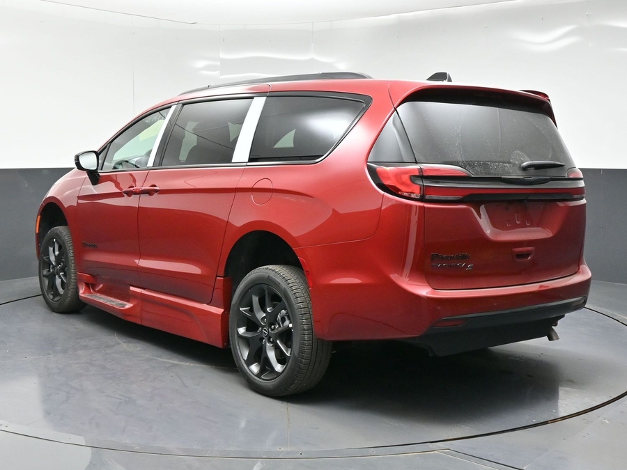 New 2026 Chrysler Pacifica Select Sport - BraunAbility Side Entry In Floor Automatic Ramp