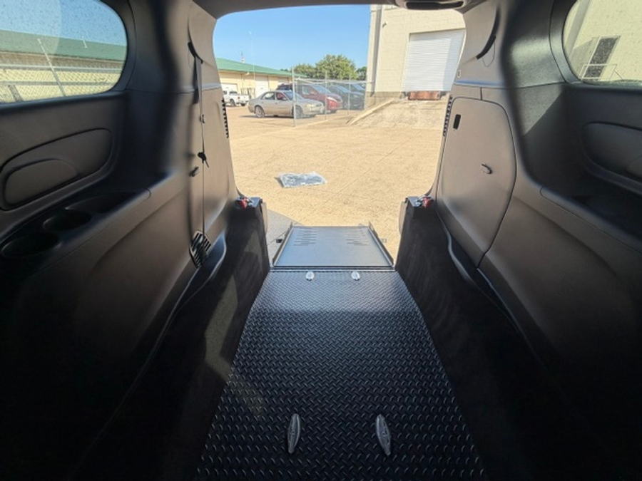 2026 Chrysler Voyager LX - Photo 10