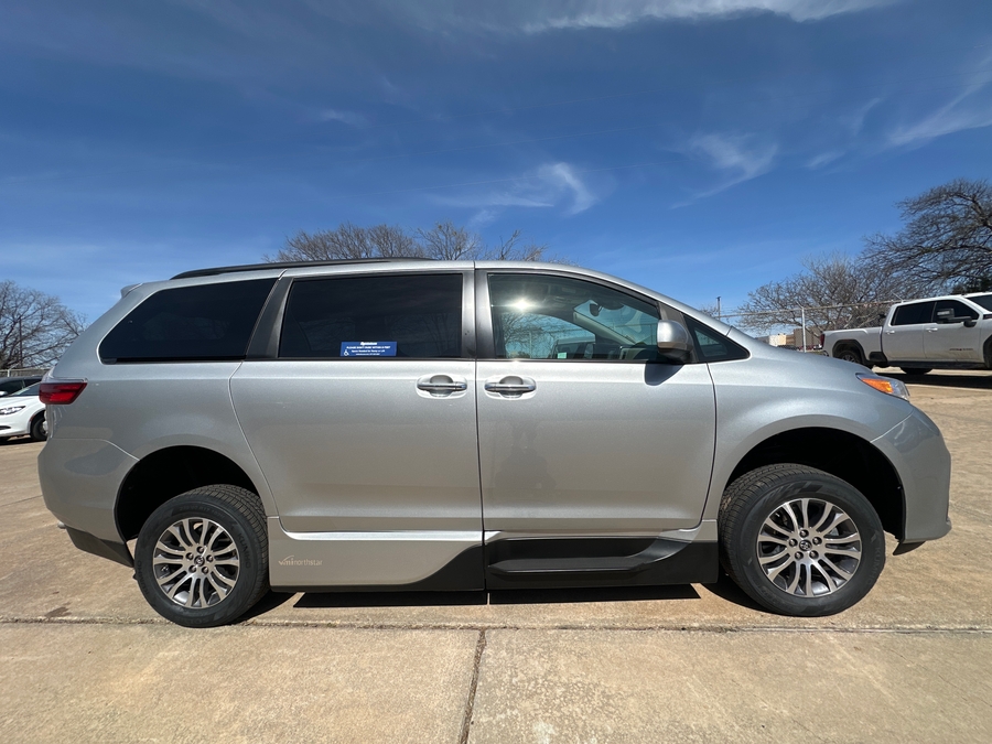 Used 2019 Toyota Sienna XLE - VMI Side Entry Entry In Floor Automatic Ramp
