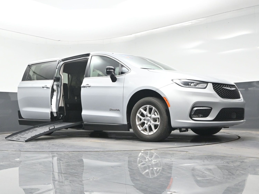 Used 2024 Chrysler Pacifica Touring L - BraunAbility Side Entry Fold Out Manual Ramp