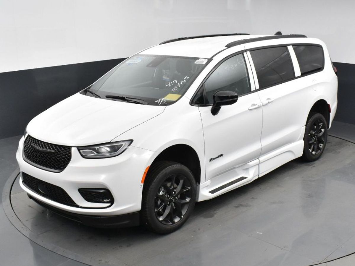 2024 CHRYSLER PACIFICA - Image 14