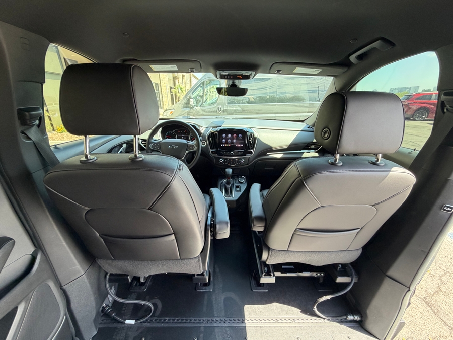 Used 2023 Chevrolet Traverse 2LT - BraunAbility Side Entry In Floor Automatic Ramp