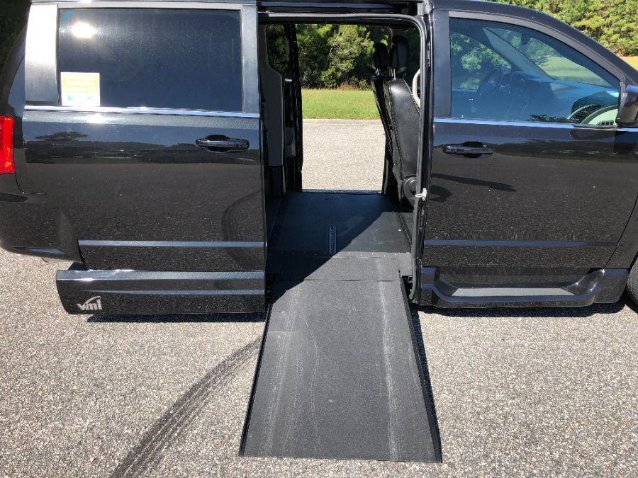 Black Dodge Grand Caravan número de imagen 15