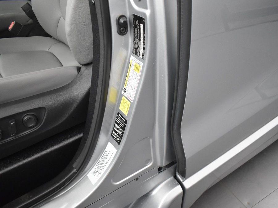 New 2025 Toyota Sienna Hybrid XLE Plus - BraunAbility Side Entry Entry Fold Out Automatic Ramp