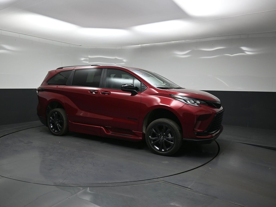 New 2026 Toyota Sienna Hybrid XSE Sport - BraunAbility Side Entry In Floor Automatic Ramp