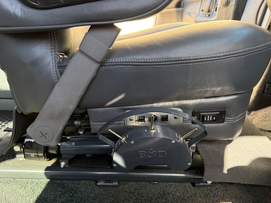 Used 2015 GMC Savana Explorer - Side Entry Entry Lift Automatic Ramp