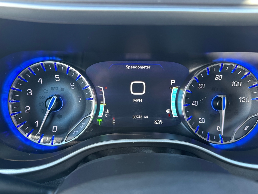 Used 2023 Chrysler Pacifica Touring L Theatre - BraunAbility Side Entry Entry In Floor Automatic Ramp