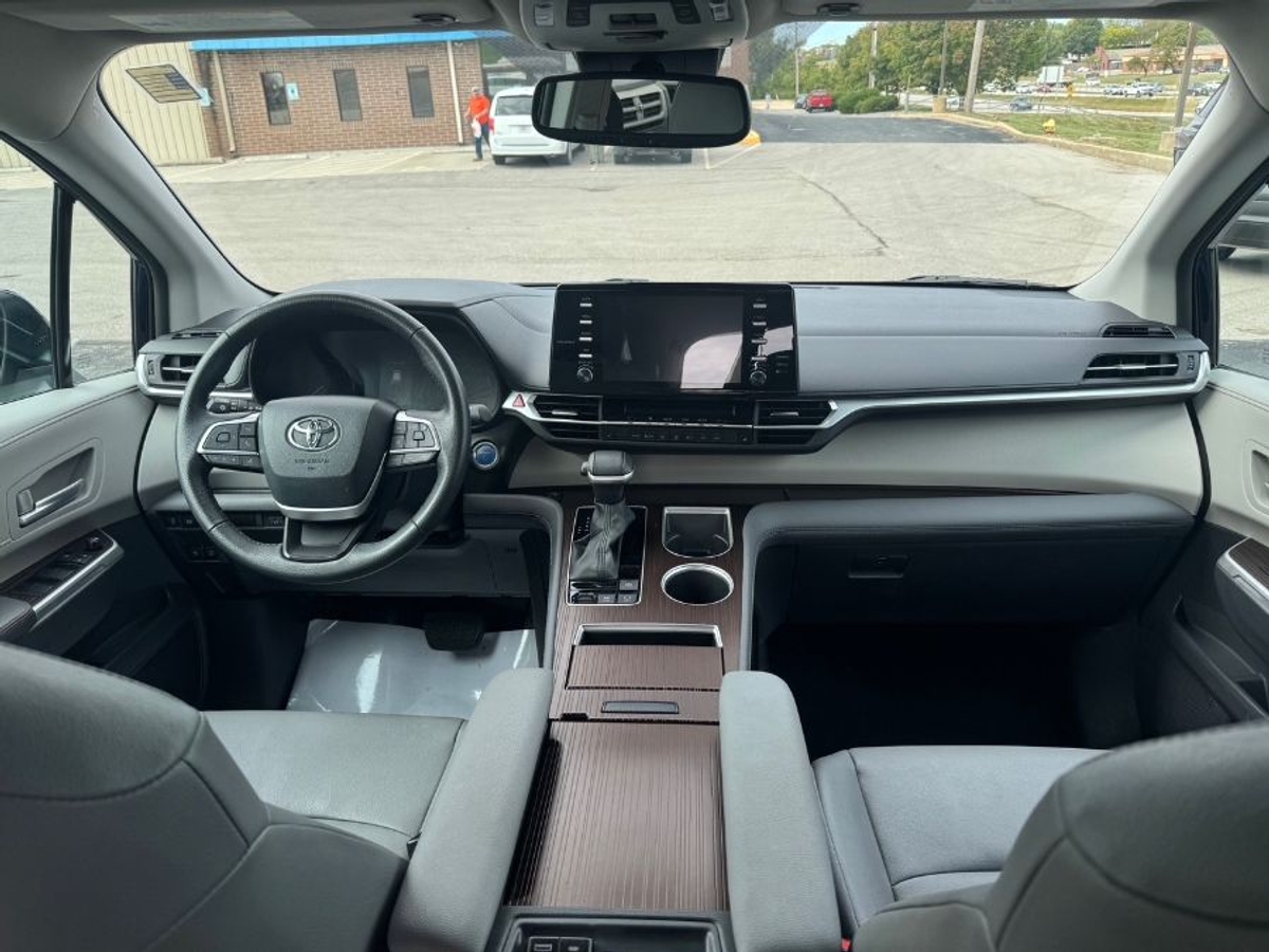 2024 TOYOTA SIENNA - Image 13