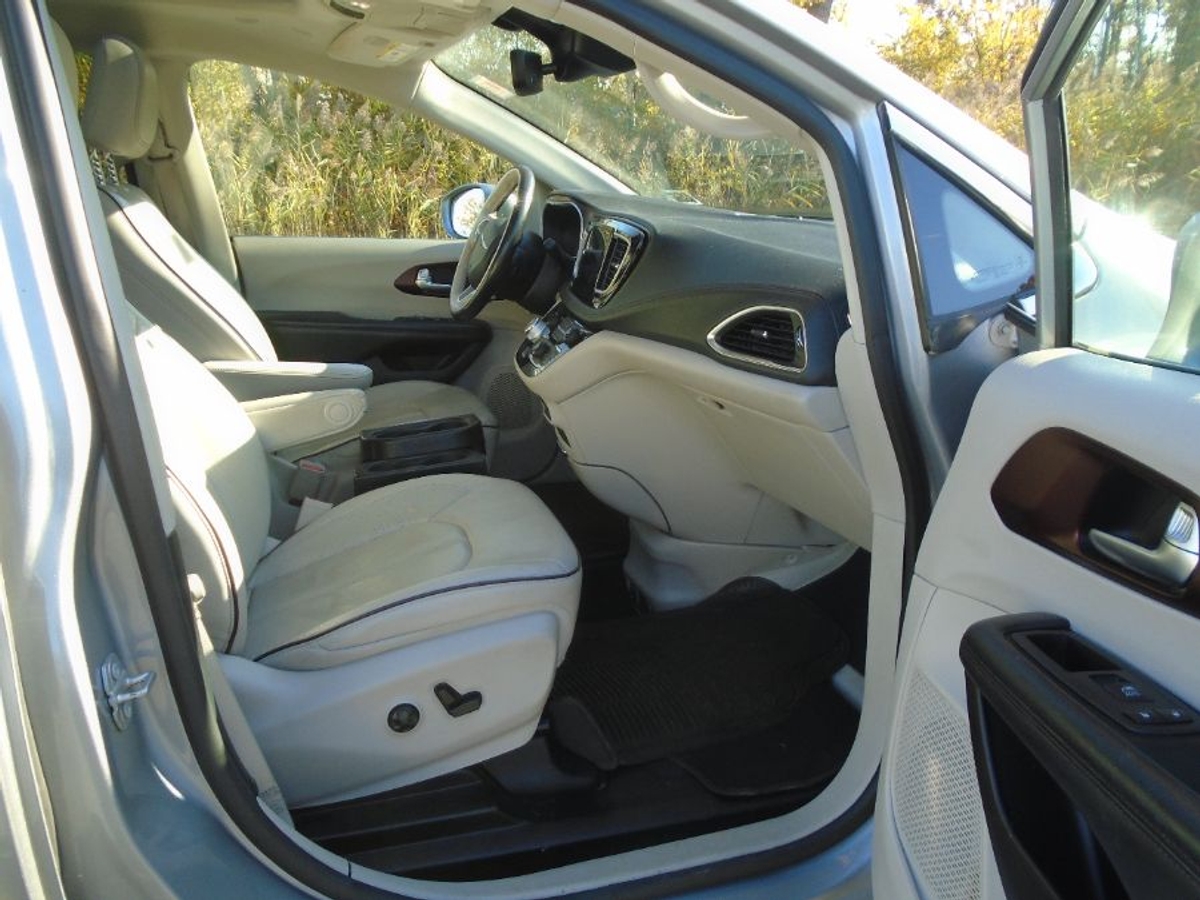 2020 CHRYSLER PACIFICA - Image 4