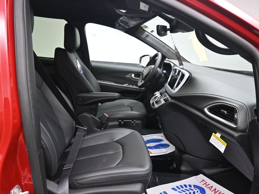 New 2027 Chrysler Pacifica Select Sport - BraunAbility Side Entry Fold Out Automatic Ramp