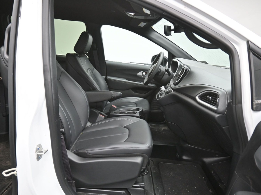 Used 2024 Chrysler Pacifica Touring L w/S package - BraunAbility Side Entry Entry Fold Out Automatic Ramp