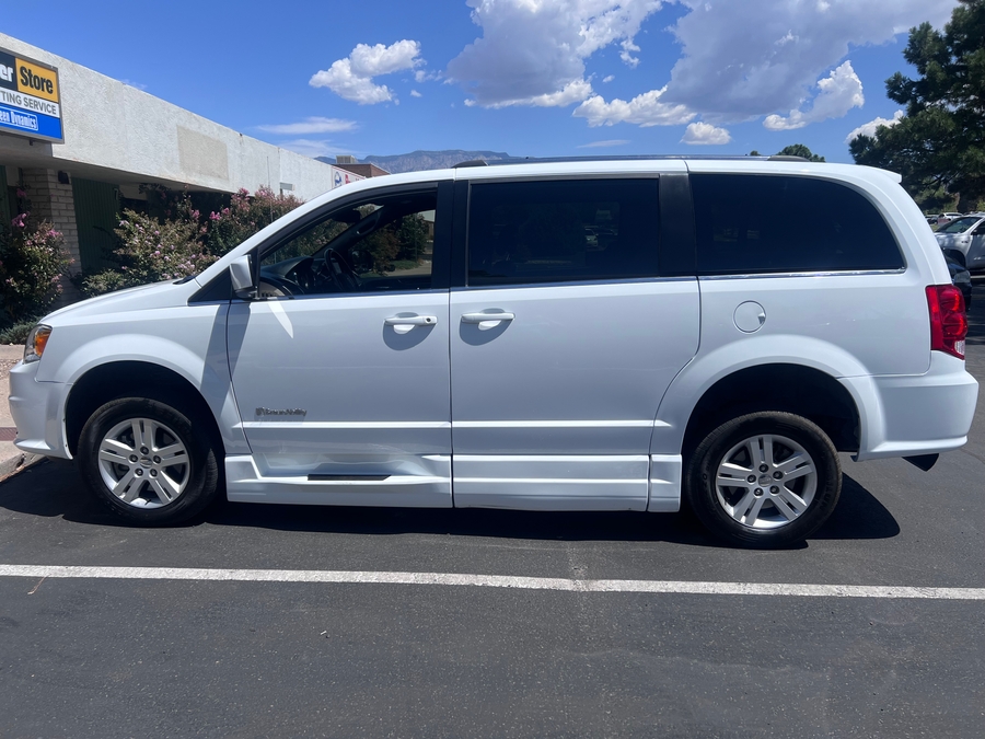 Used 2019 Dodge Grand Caravan SXT - BraunAbility Side Entry Fold Out Automatic Ramp