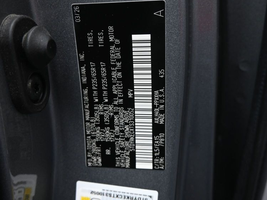 New 2026 Toyota Sienna Hybrid XLE Base - BraunAbility Side Entry Fold Out Automatic Ramp