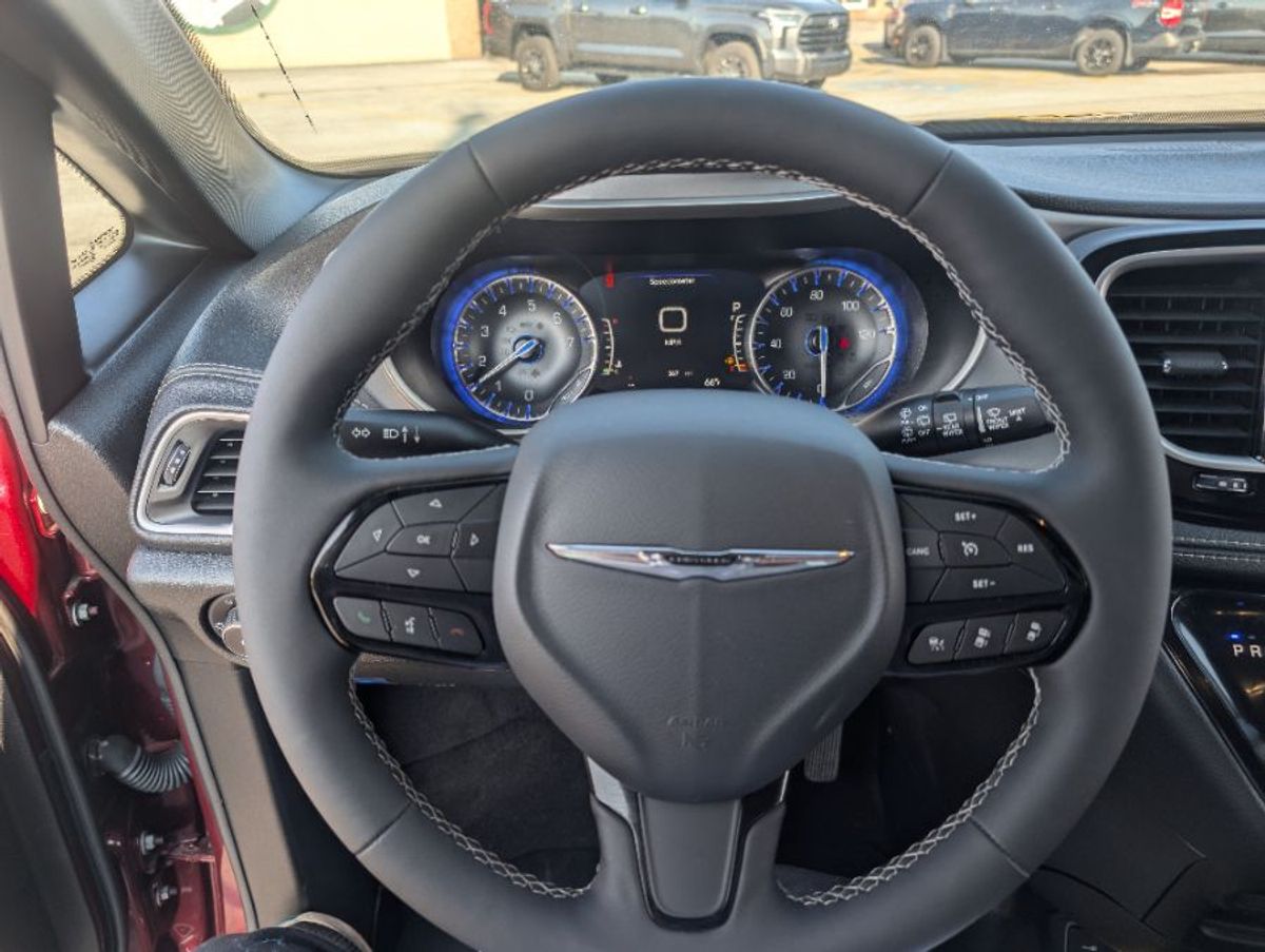 2023 CHRYSLER PACIFICA - Image 6