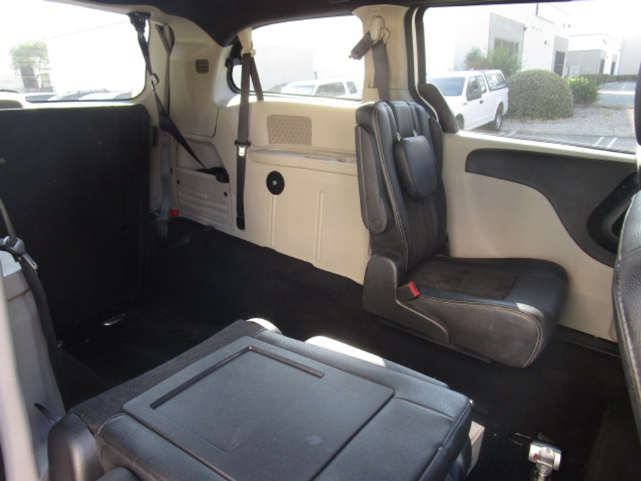 Used 2019 Dodge Grand Caravan SXT - OTH Rear Entry Entry Fold Out Manual Ramp