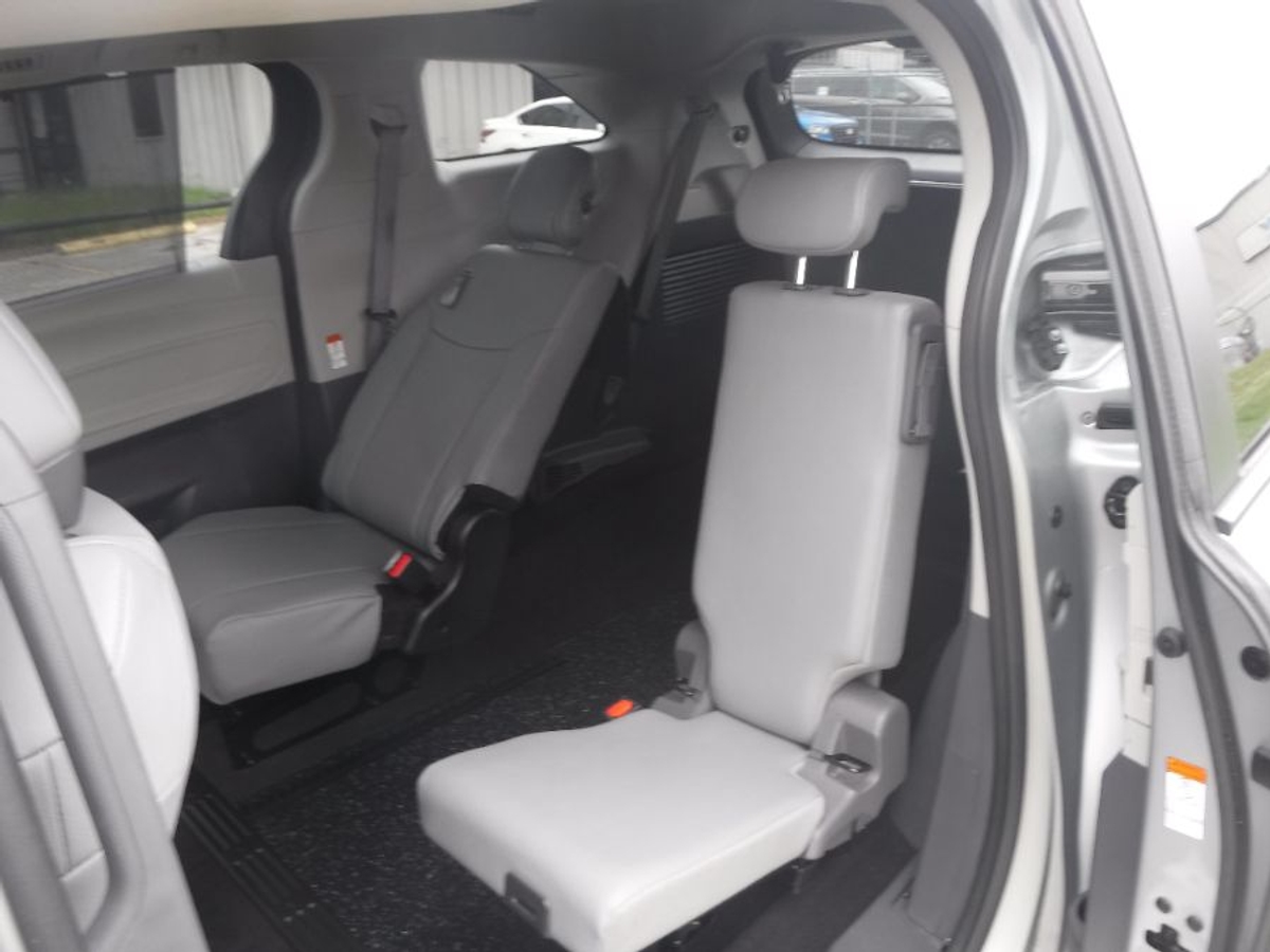 2024 TOYOTA SIENNA - Image 19