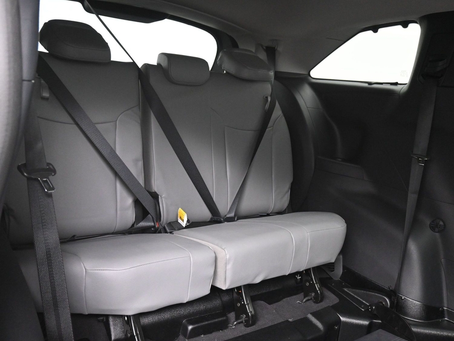 Grey Toyota Sienna image number 7