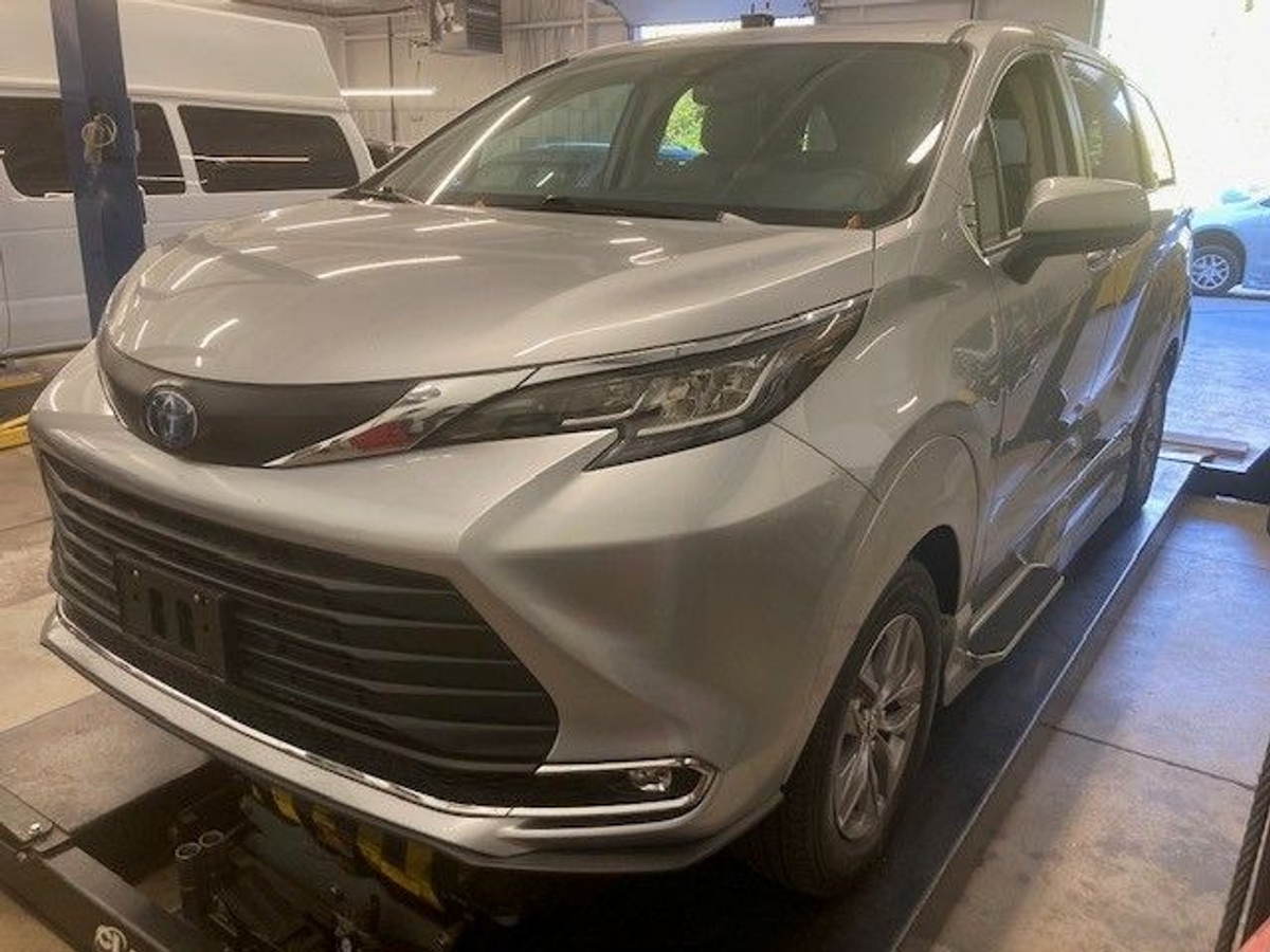 2022 TOYOTA SIENNA - Image 3