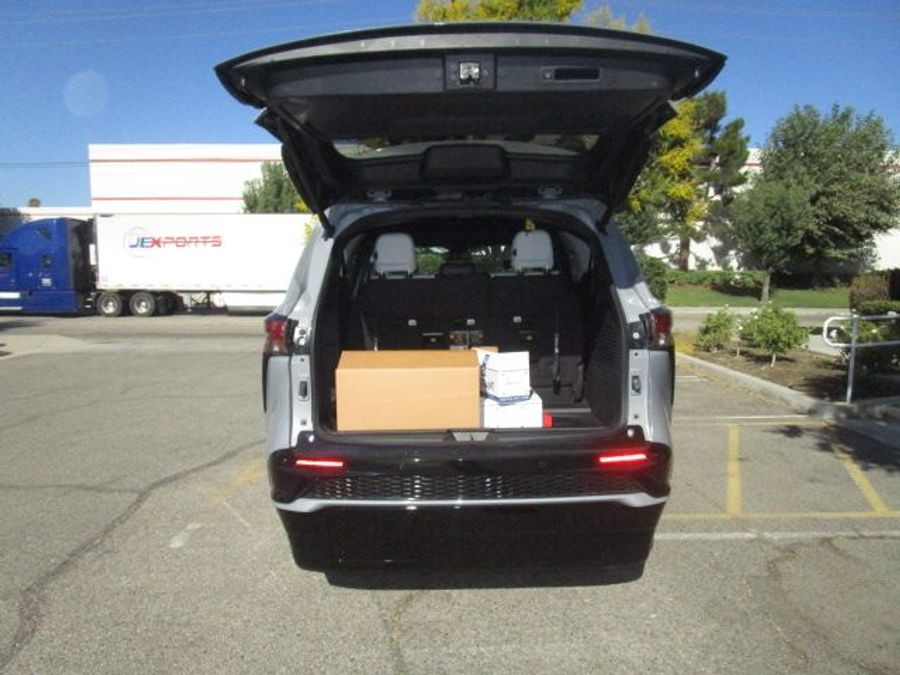 New 2025 Toyota Sienna Hybrid XSE Sport - VMI Side Entry Entry In Floor Automatic Ramp