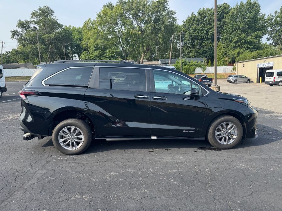2024 TOYOTA SIENNA - Image 21