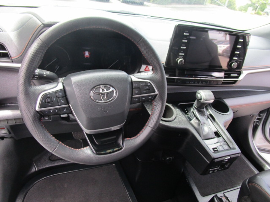 Used 2023 Toyota Sienna Hybrid XSE Sport - BraunAbility Side Entry Entry Fold Out Automatic Ramp