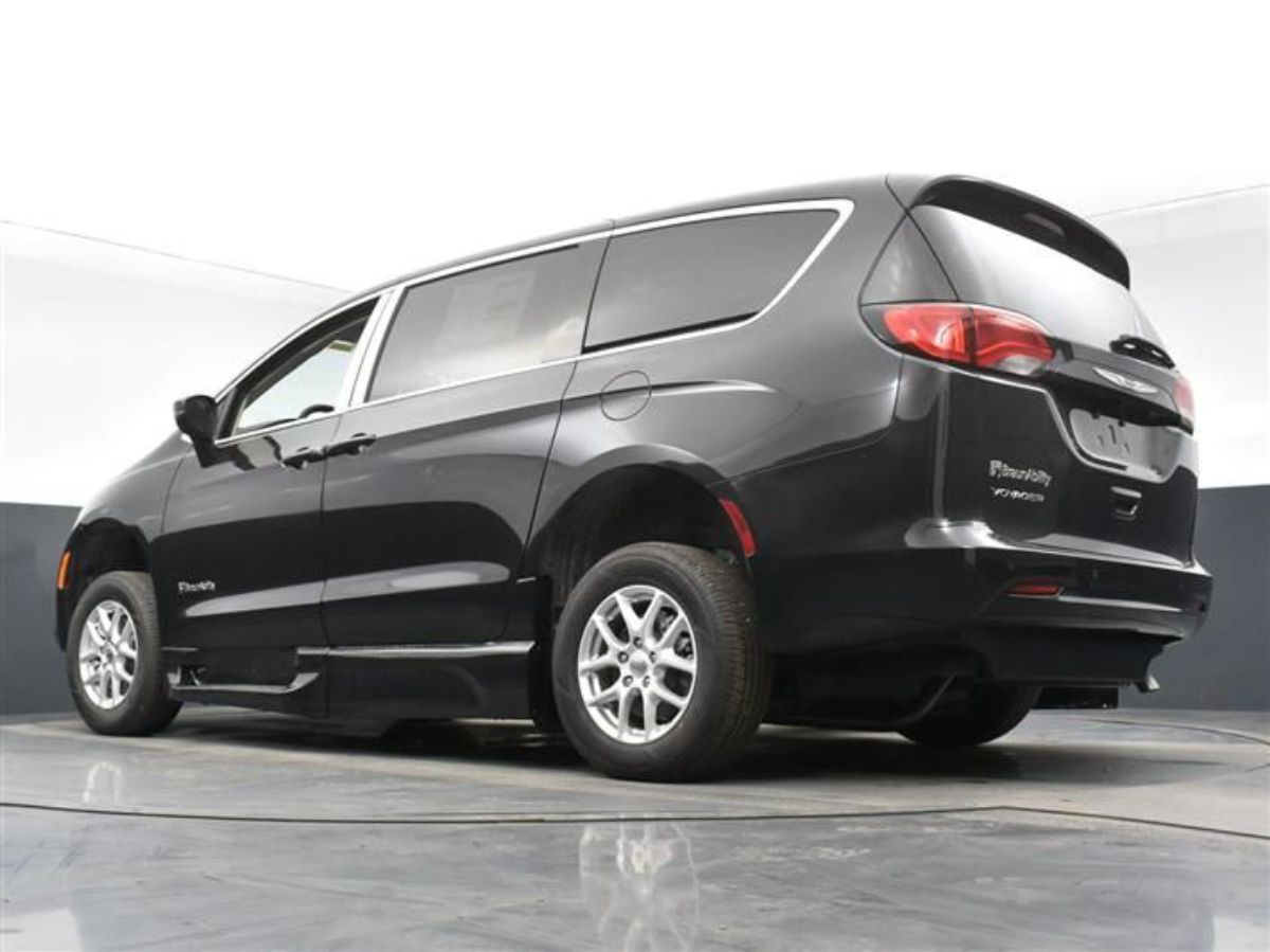 2023 CHRYSLER VOYAGER - Image 19