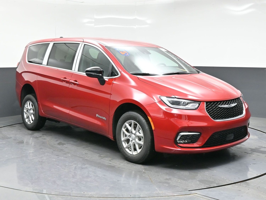 Red Chrysler Pacifica image number 13