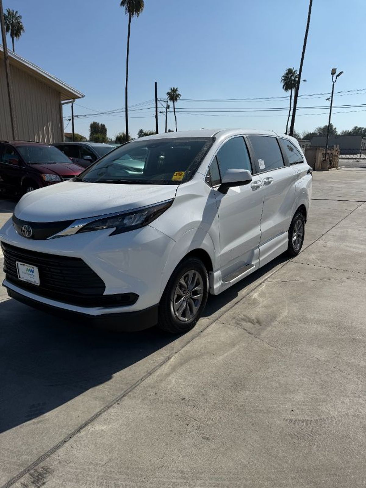 White Toyota Sienna image number 10