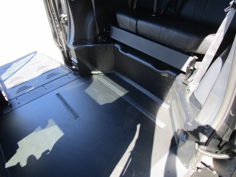 New 2025 Toyota Sienna Hybrid XSE Sport - BraunAbility Side Entry Entry Fold Out Automatic Ramp