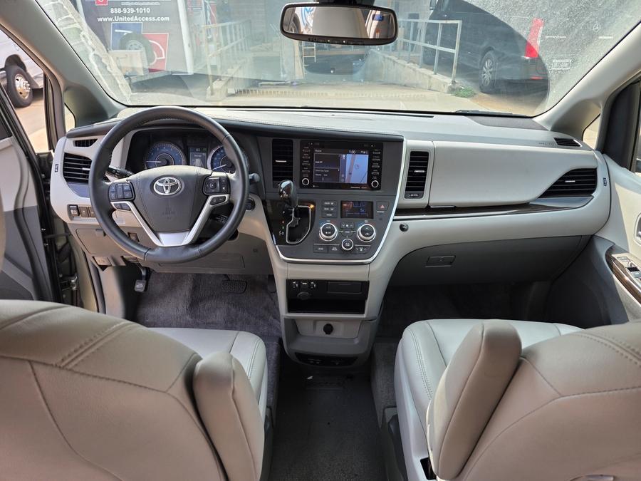 Used 2018 Toyota Sienna XLE - VMI Side Entry Entry In Floor Automatic Ramp