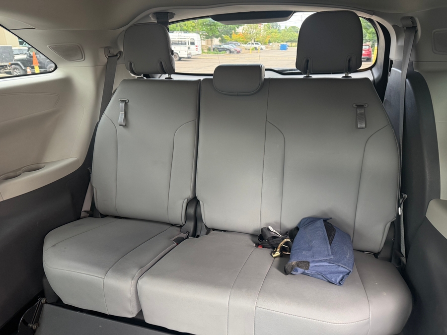 White Toyota Sienna image number 7