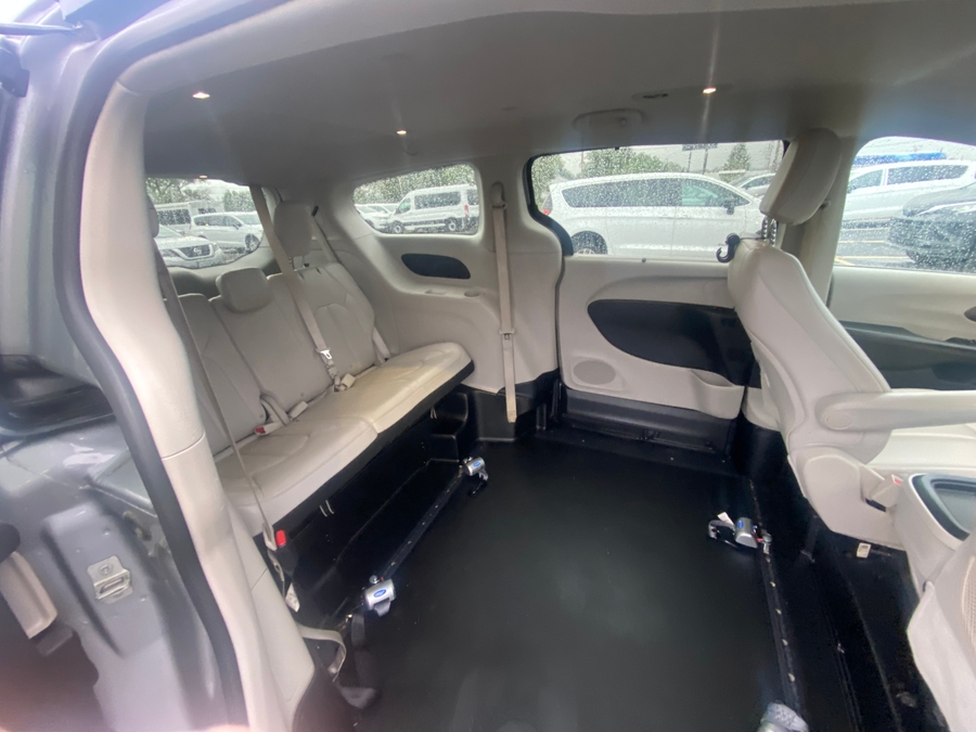 Used 2021 Chrysler Voyager LXi - BraunAbility Side Entry Entry Fold Out Manual Ramp