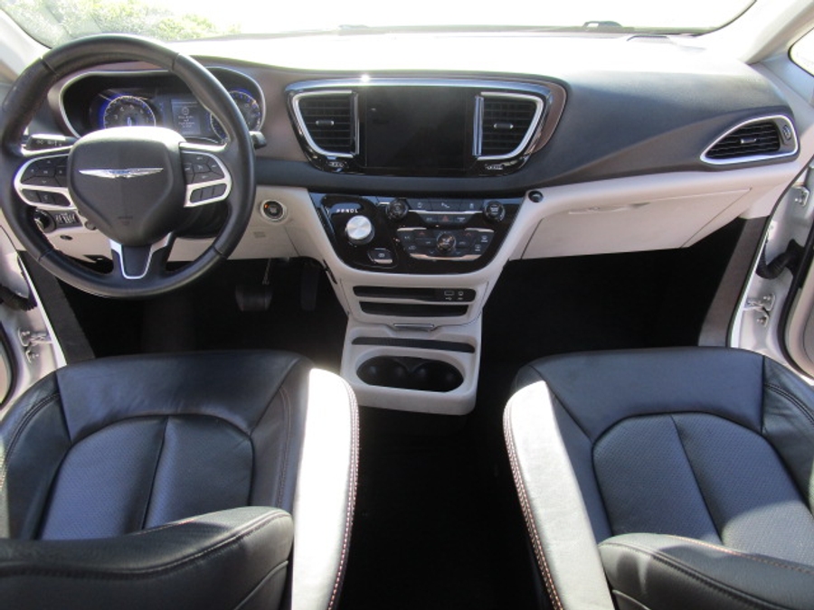 Used 2018 Chrysler Pacifica Touring L - VMI Side Entry Entry In Floor Automatic Ramp