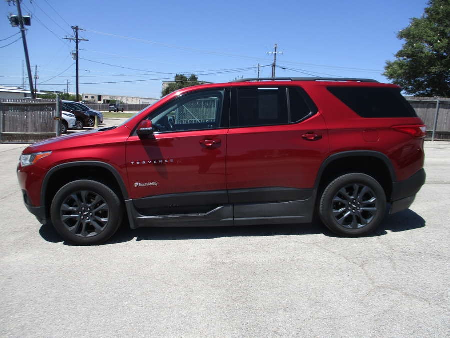 Red Chevrolet Traverse image number 7