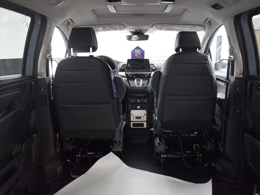 New 2025 Honda Odyssey Touring - BraunAbility Side Entry Entry In Floor Automatic Ramp