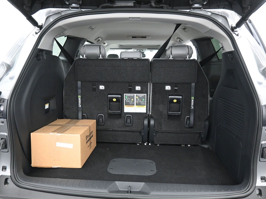 New 2026 Toyota Sienna Hybrid XLE Base - BraunAbility Side Entry In Floor Automatic Ramp
