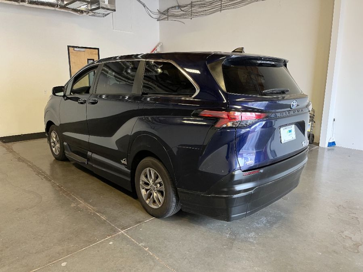 2022 TOYOTA SIENNA - Image 5