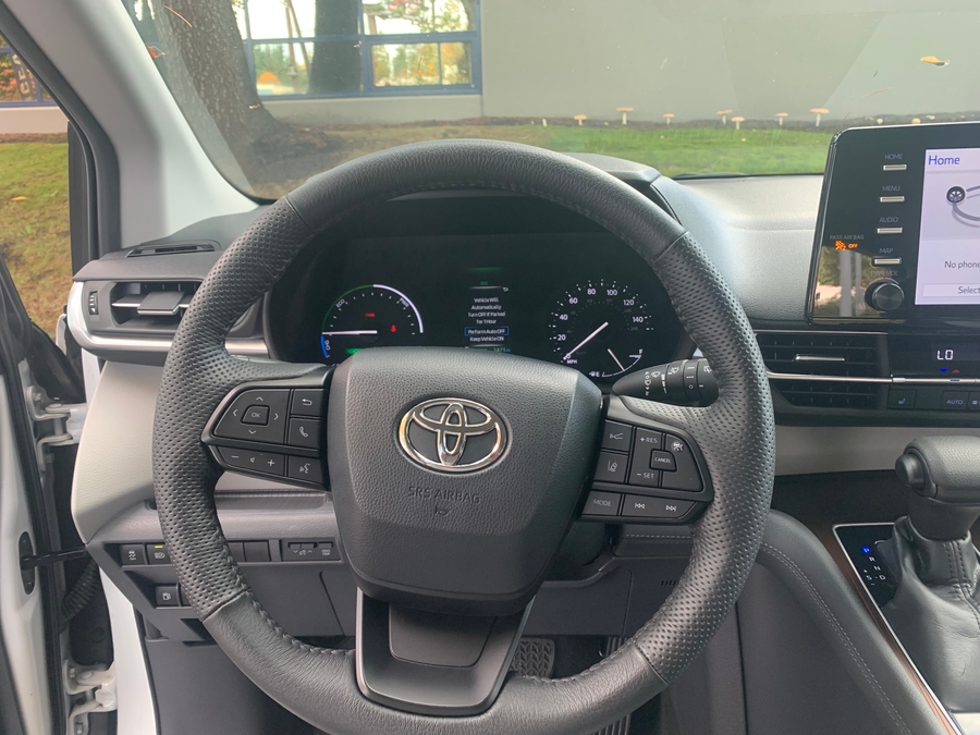 Used 2022 Toyota Sienna LE - Rear Entry Entry Fold Out Manual Ramp