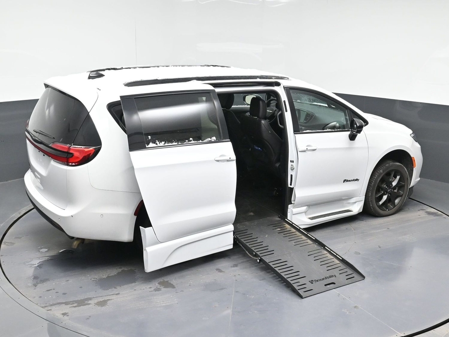 Used 2024 Chrysler Pacifica Touring L w/S package - BraunAbility Side Entry Entry Fold Out Automatic Ramp