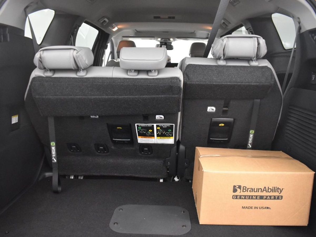 2025 TOYOTA SIENNA - Image 14