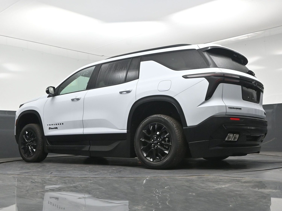 New 2026 Chevrolet Traverse 1LT Midnight - BraunAbility Side Entry In Floor Automatic Ramp