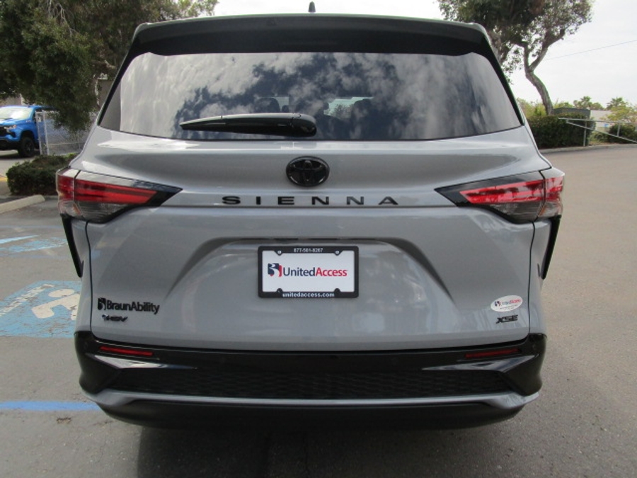 New 2026 Toyota Sienna Hybrid XSE Sport - BraunAbility Side Entry Fold Out Automatic Ramp