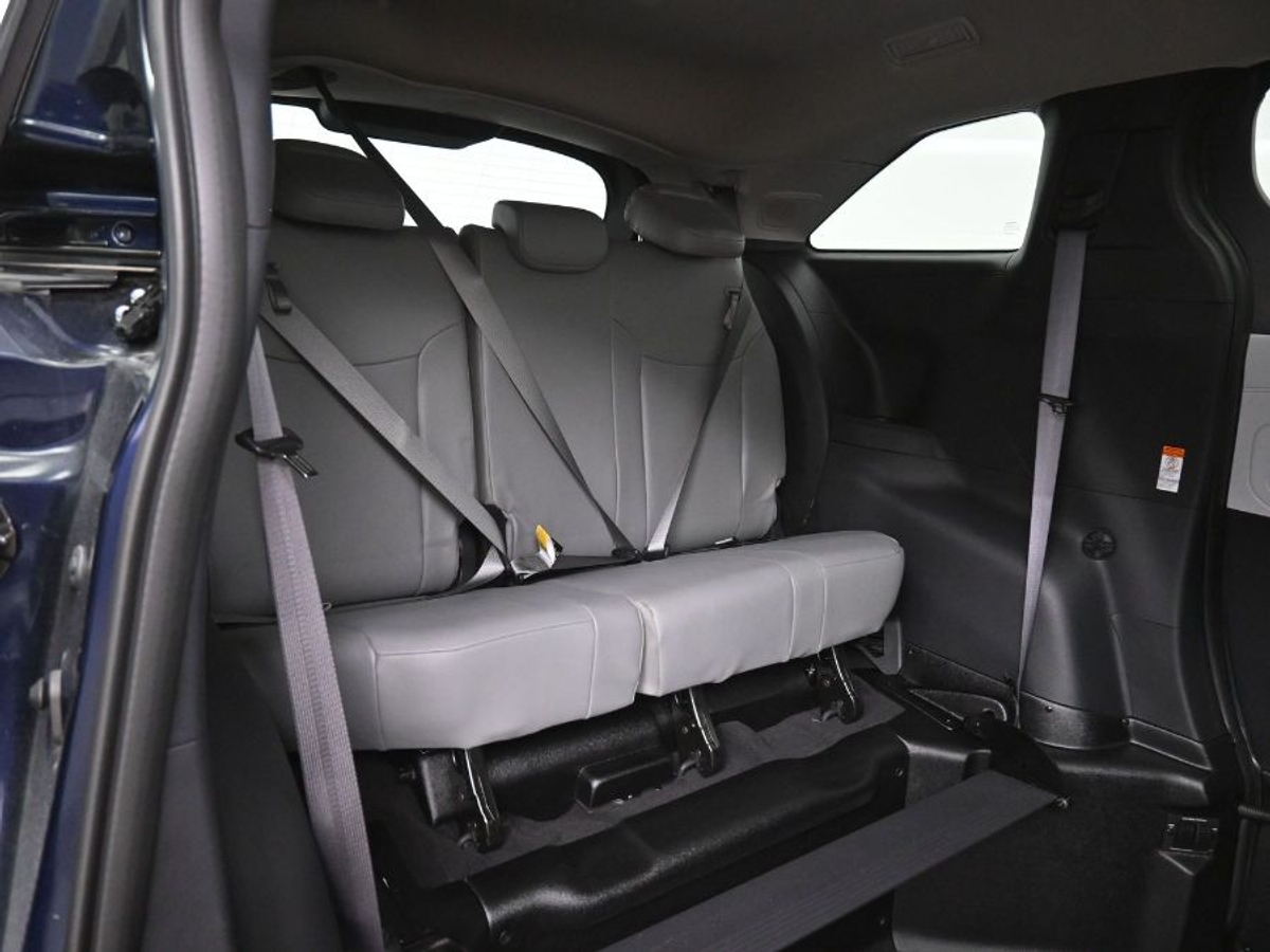 2025 TOYOTA SIENNA - Image 10