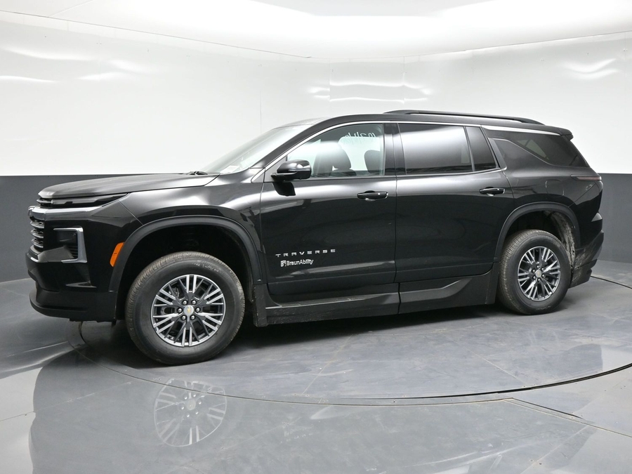 Black Chevrolet Traverse image number 2