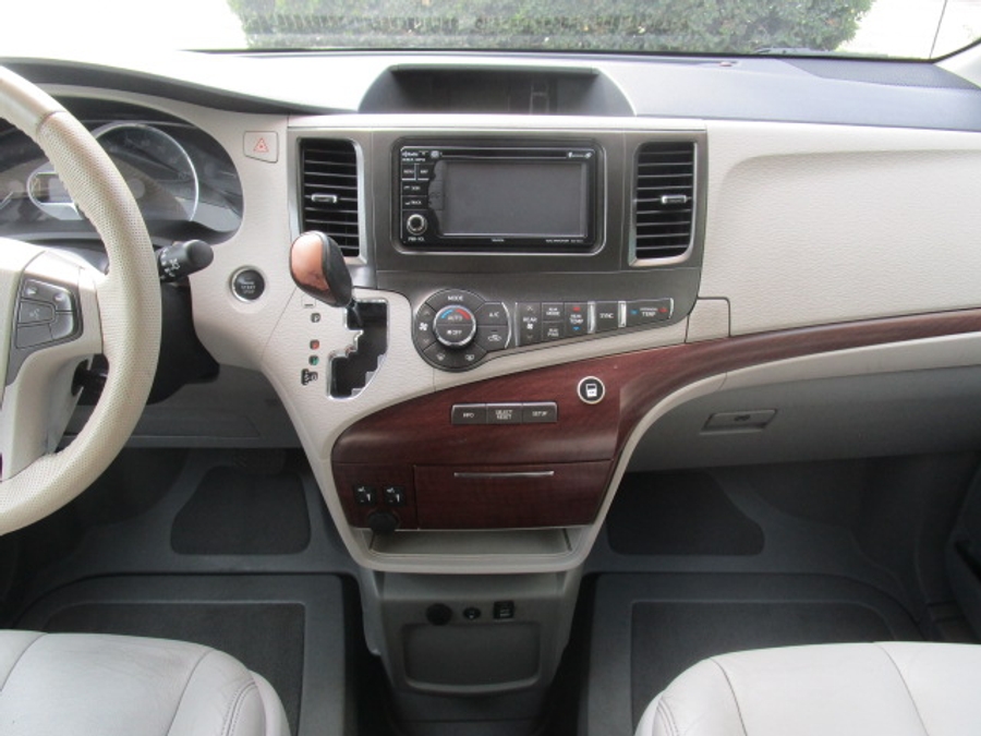 Used 2014 Toyota Sienna XLE - BraunAbility Side Entry Fold Out Automatic Ramp